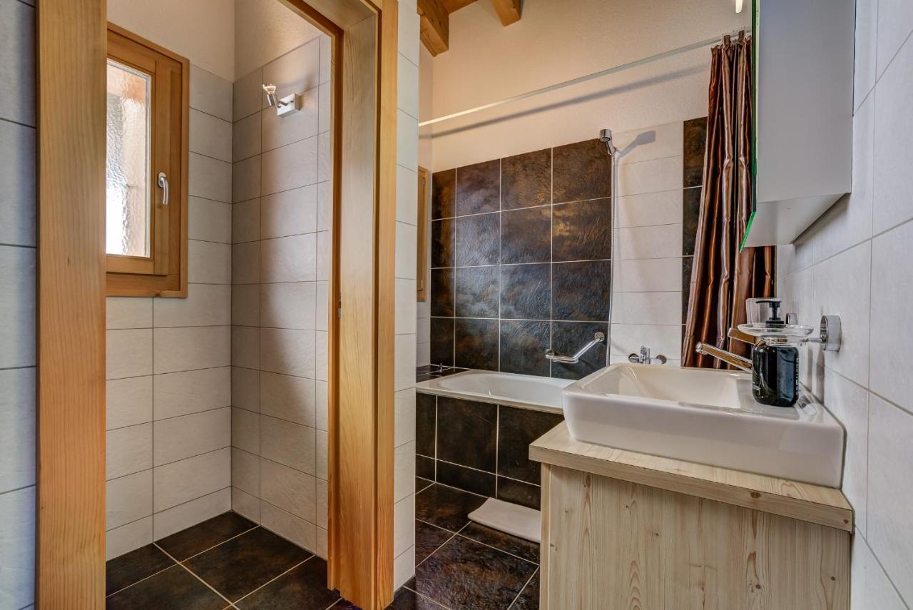 Chalet Flocon De Neige - Jacuzzi - Sauna La Tzoumaz Ngoại thất bức ảnh